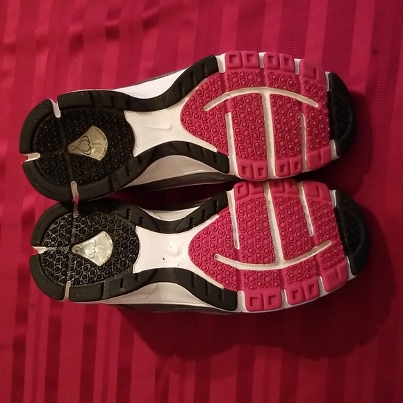 Nike running shoes size 7 Grey and pink - Picture 2 of 3
